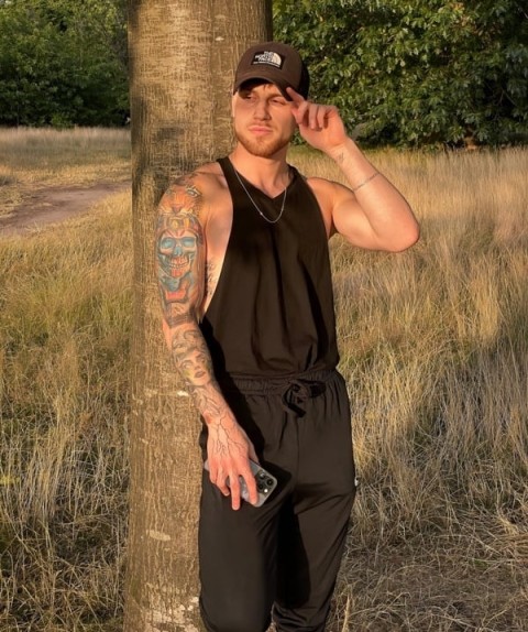 0784413719 escorta : futai intre babe