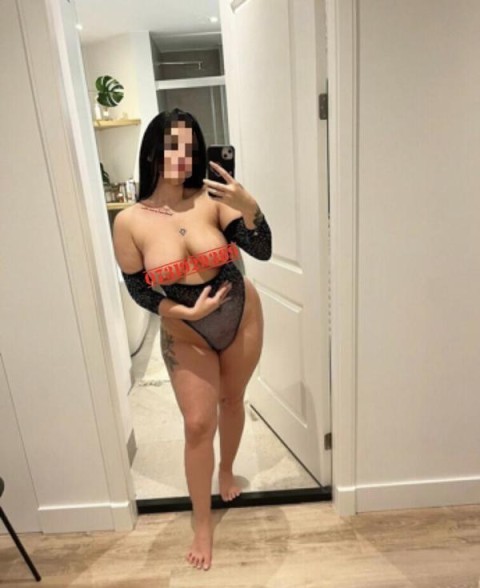 Curve dame de companie