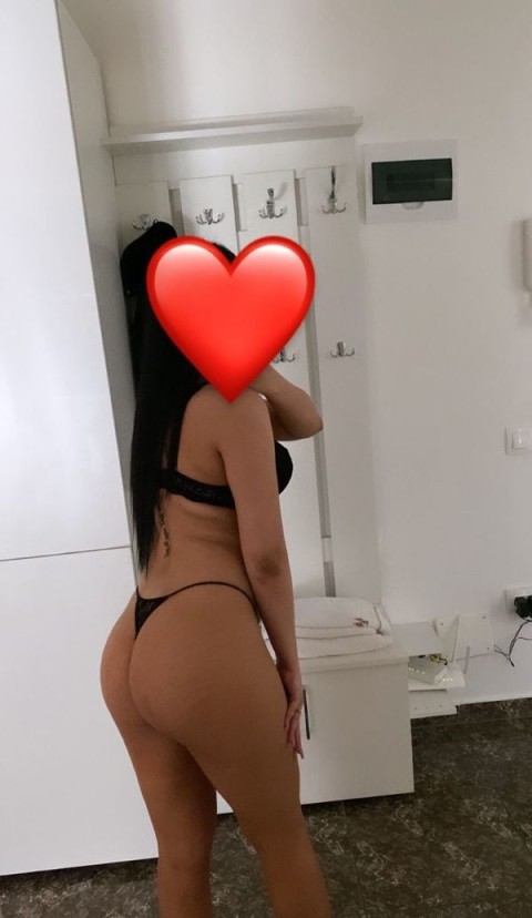 Escorta ejaculare faciala : futai cu creampie