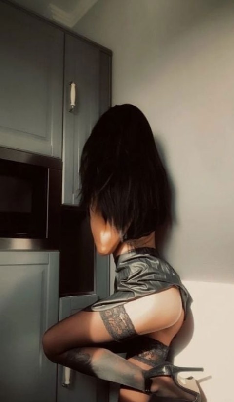 Escorta reala : futai intre femei si animale