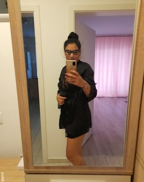 Escorta siliconata : futai cu matusi