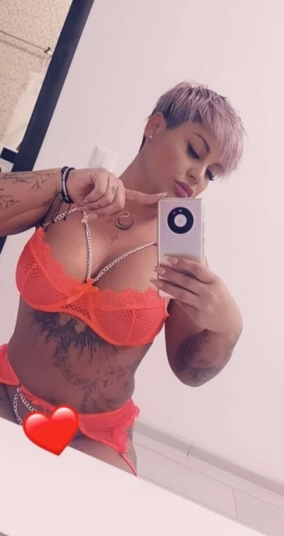 Xnxx escorta : futai cu lesbi